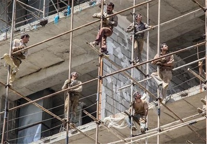 کارگران ساختمانی هم  از جمله مشاغل در معرض کرونا هستند